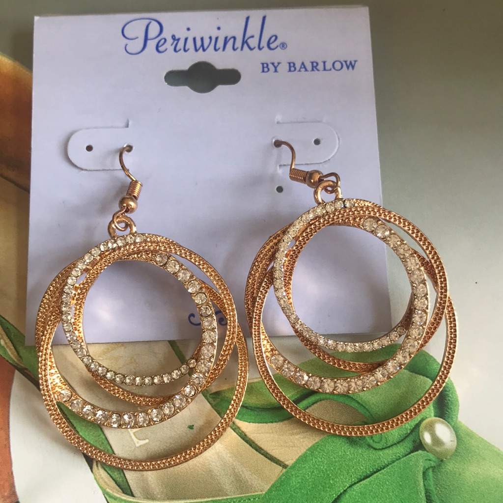 Periwinkle By Barlow Earrings Nwot 8$